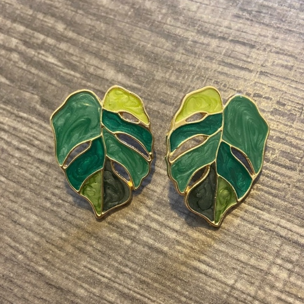 Monstera earrings